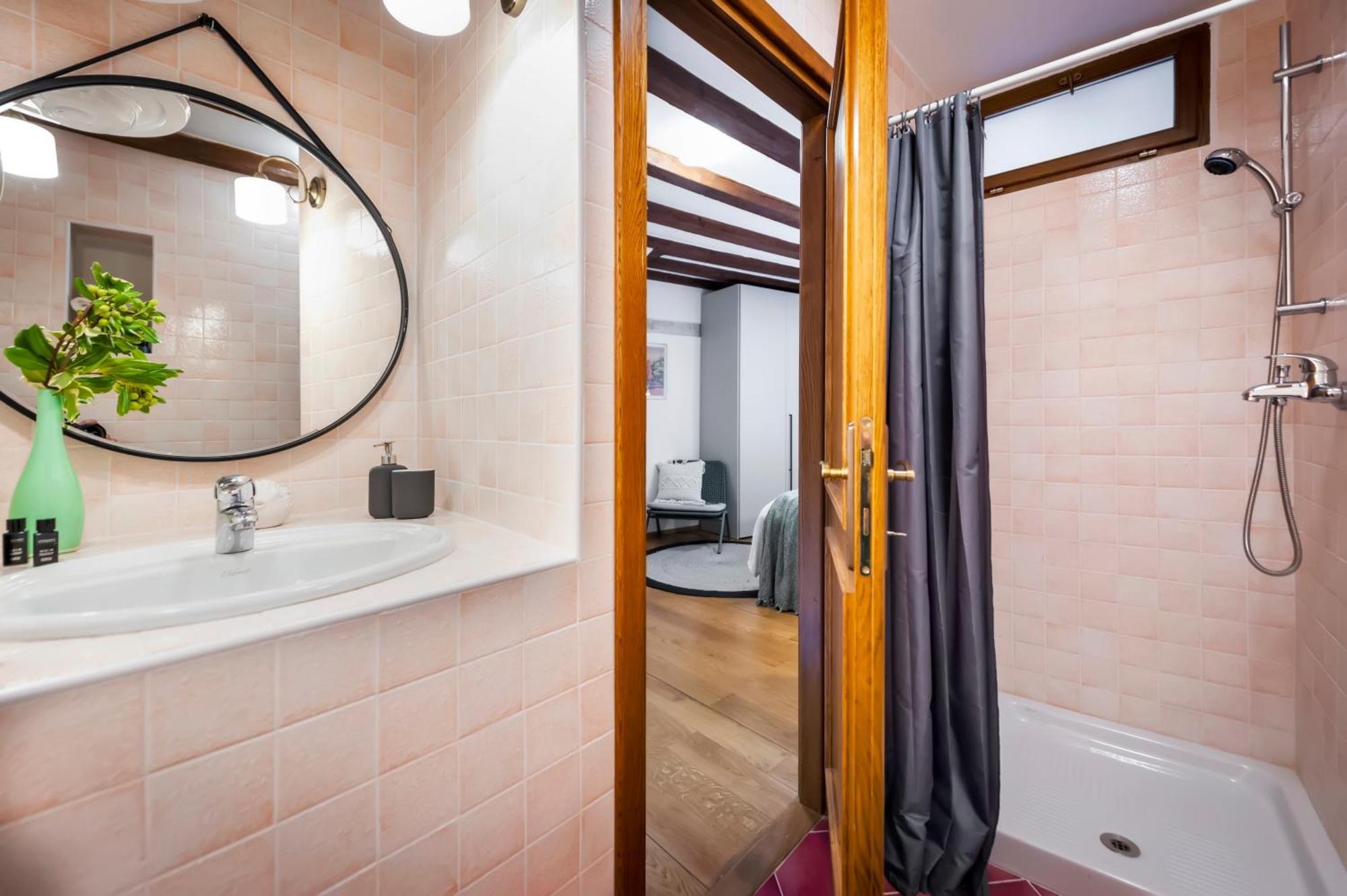 Noemi'S Rooms Rovinj Ruang foto