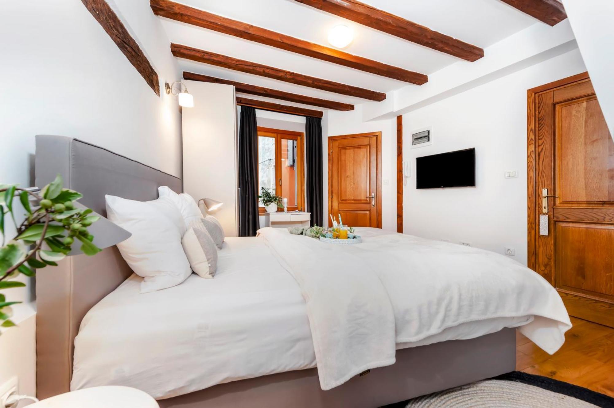 Noemi'S Rooms Rovinj Ruang foto
